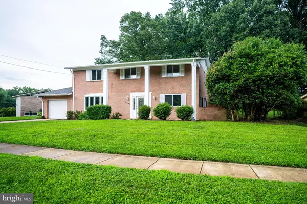 Springfield, VA 22152,6907 BARNACK DR