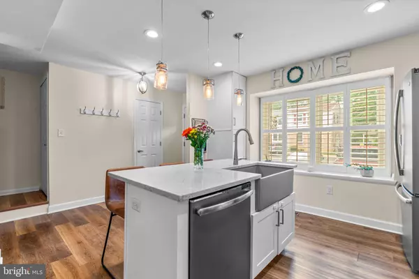 Arnold, MD 21012,446 COLONIAL RIDGE LN