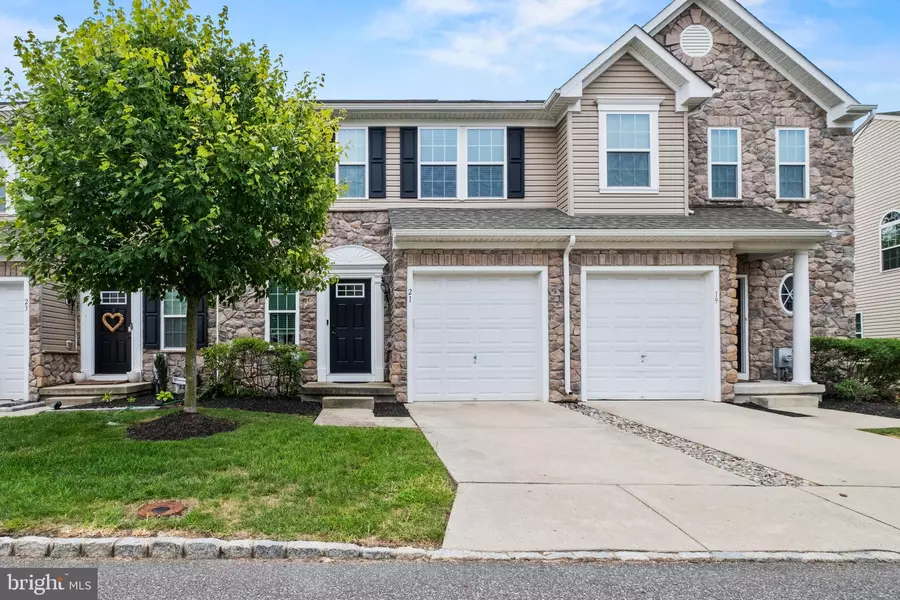21 FRANKLIN CIR, Somerdale, NJ 08083