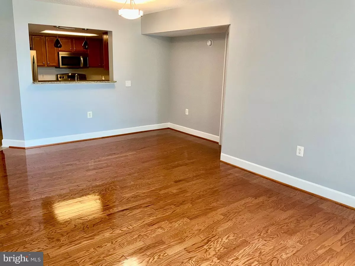Reston, VA 20190,11800 SUNSET HILLS RD #715