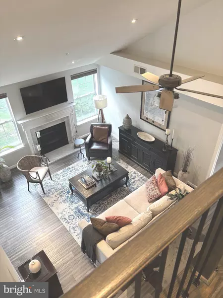 5924 FOUNDERS HILL DR #302, Alexandria, VA 22310