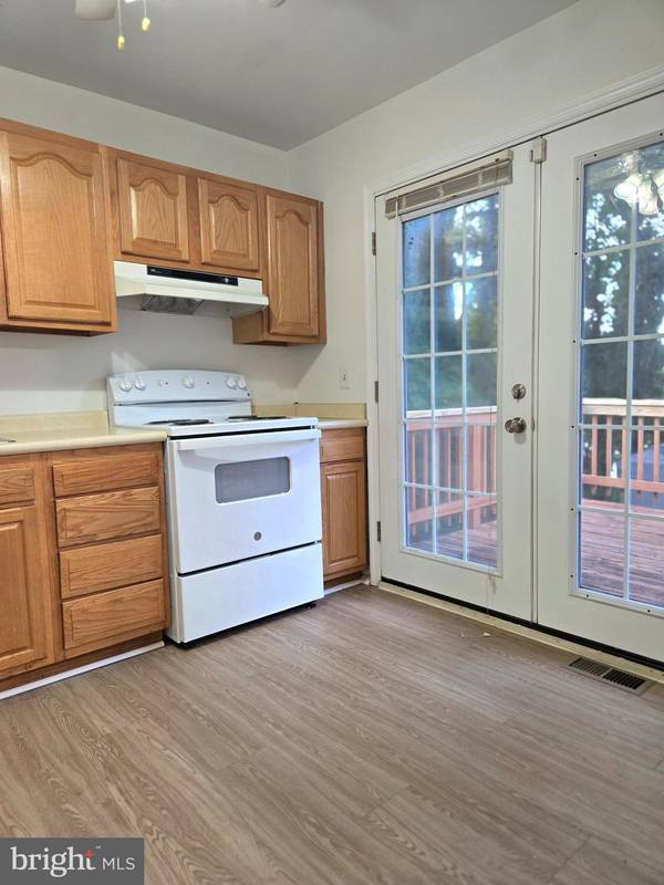 Severna Park, MD 21146,901 COUNTRY TER