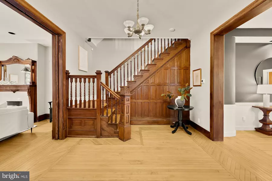 100 W ST NW, Washington, DC 20001