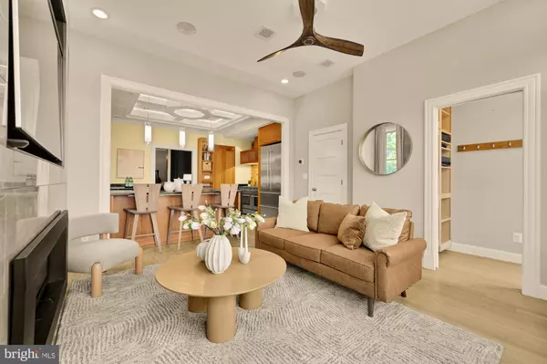 100 W ST NW, Washington, DC 20001