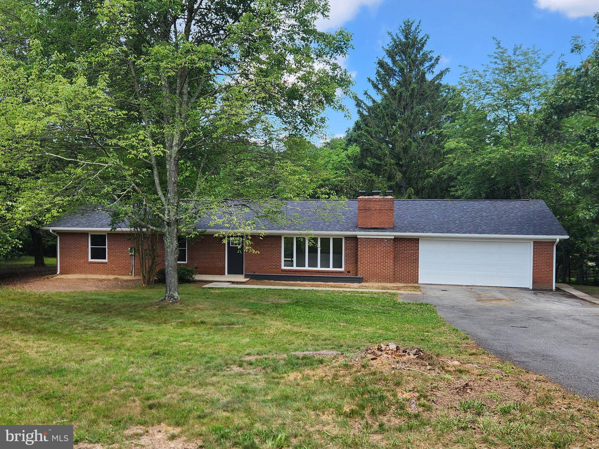64 SARAH ANN LN, Berkeley Springs, WV 25411