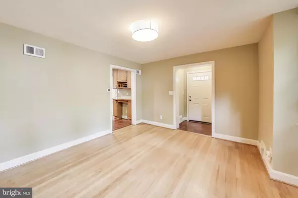 Takoma Park, MD 20912,8317 HADDON DR
