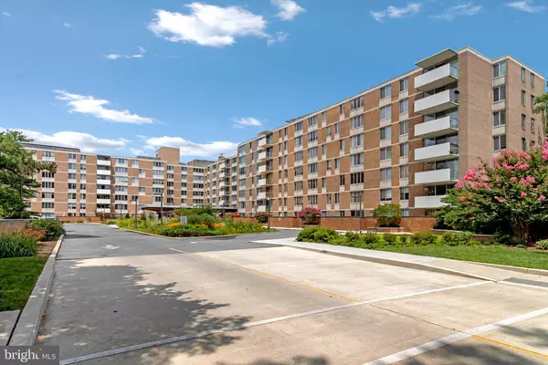 Washington, DC 20008,2939 VAN NESS ST NW #706