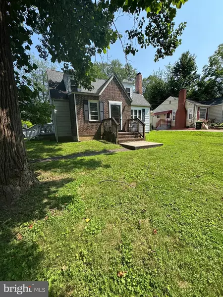 844 LOWER FERRY RD #UNIT B, Ewing, NJ 08628