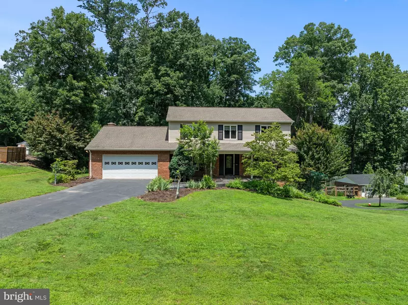 11608 HELMONT DR, Oakton, VA 22124