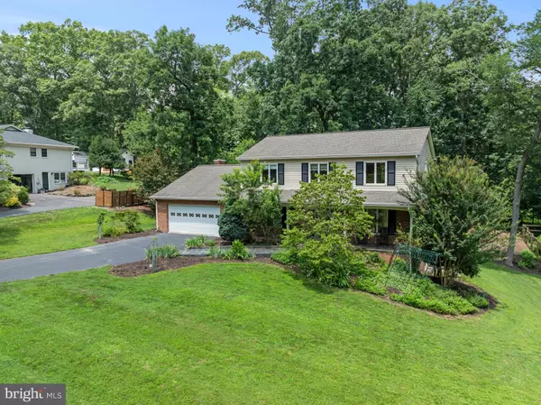 Oakton, VA 22124,11608 HELMONT DR