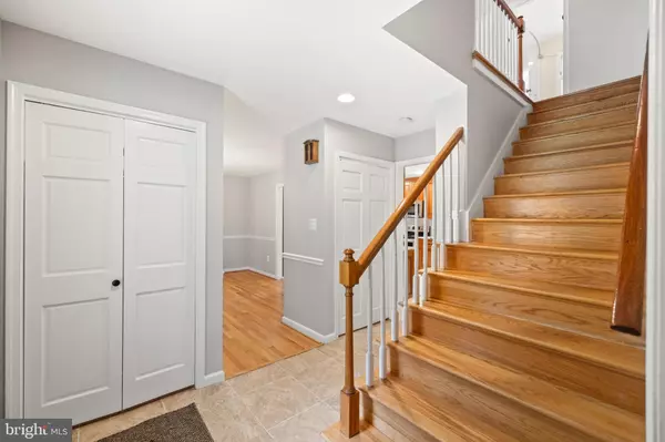 Oakton, VA 22124,11608 HELMONT DR