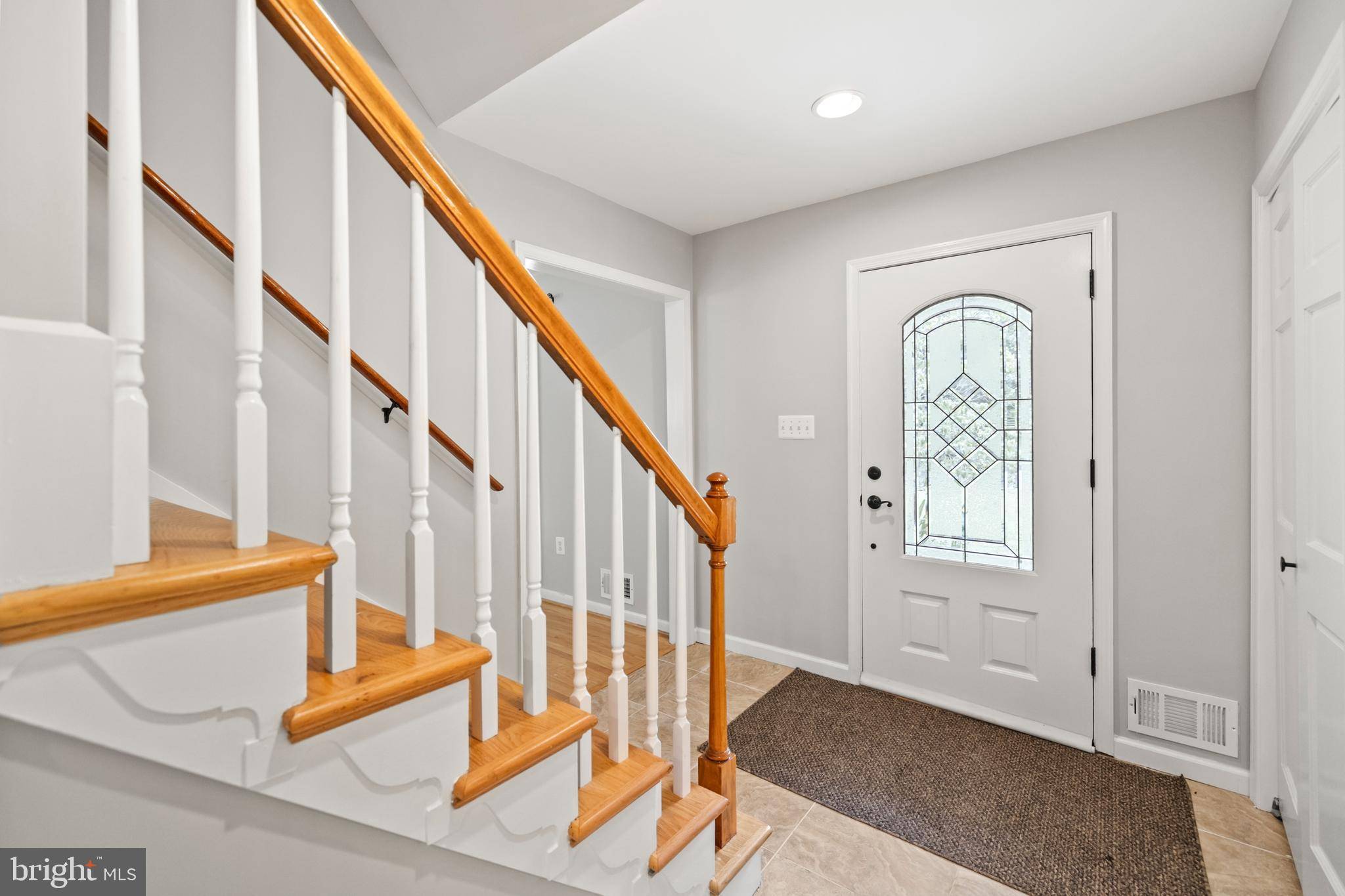 Oakton, VA 22124,11608 HELMONT DR