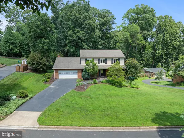 Oakton, VA 22124,11608 HELMONT DR