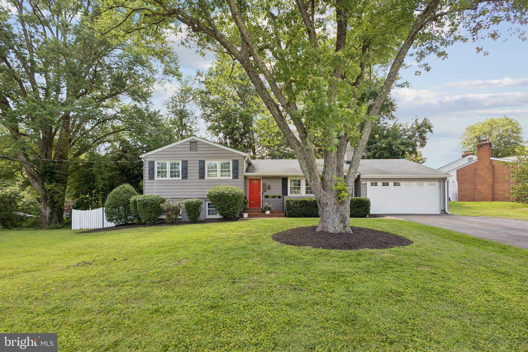 7810 MIDDAY LN, Alexandria, VA 22306