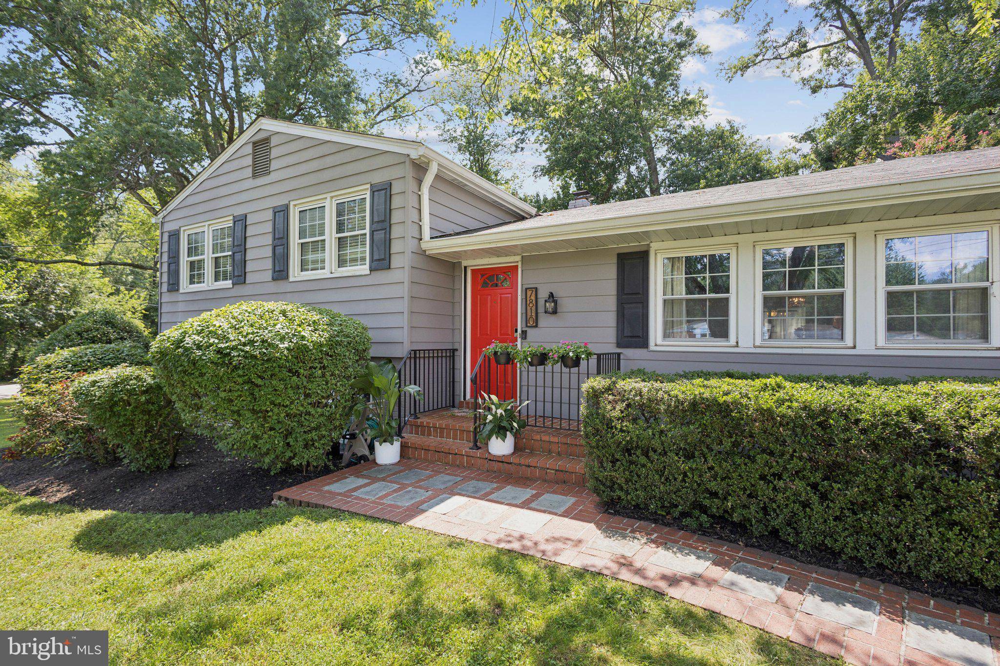 Alexandria, VA 22306,7810 MIDDAY LN