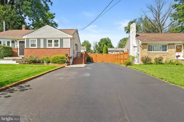 Ewing, NJ 08628,15 DECOU AVE
