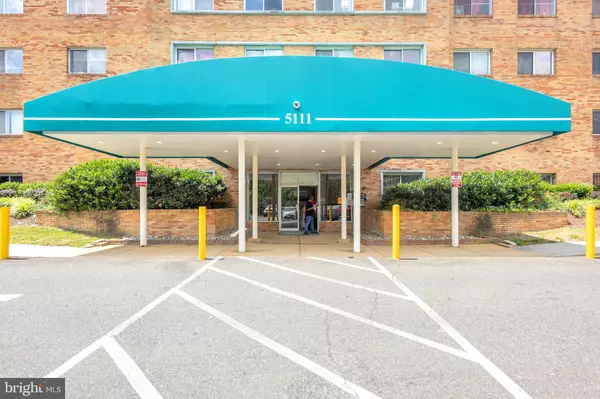 5111 8TH RD S #407, Arlington, VA 22204