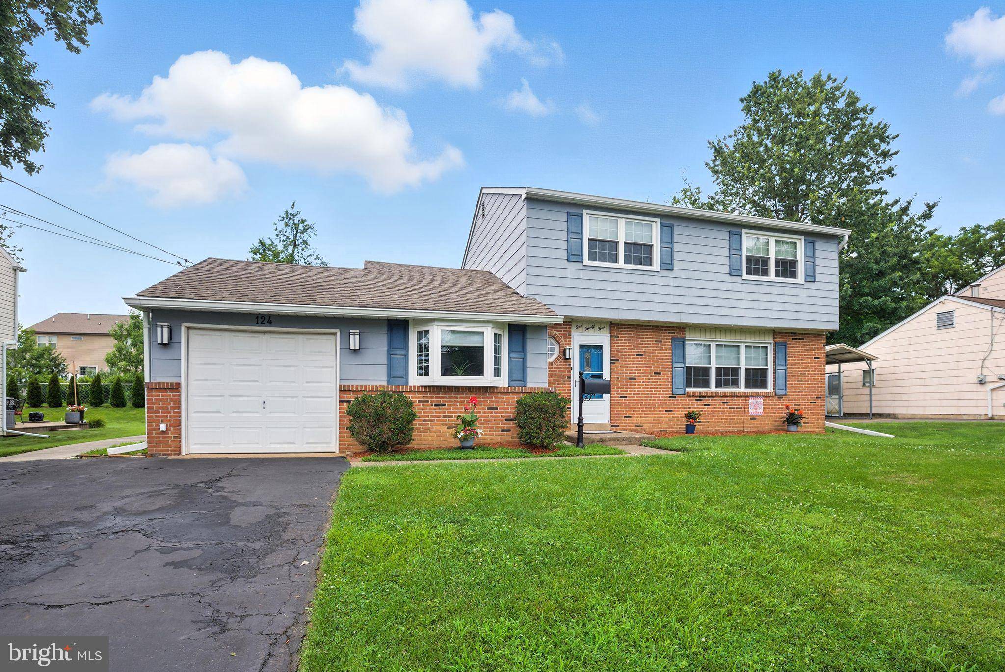 Warminster, PA 18974,124 WALLACE DR