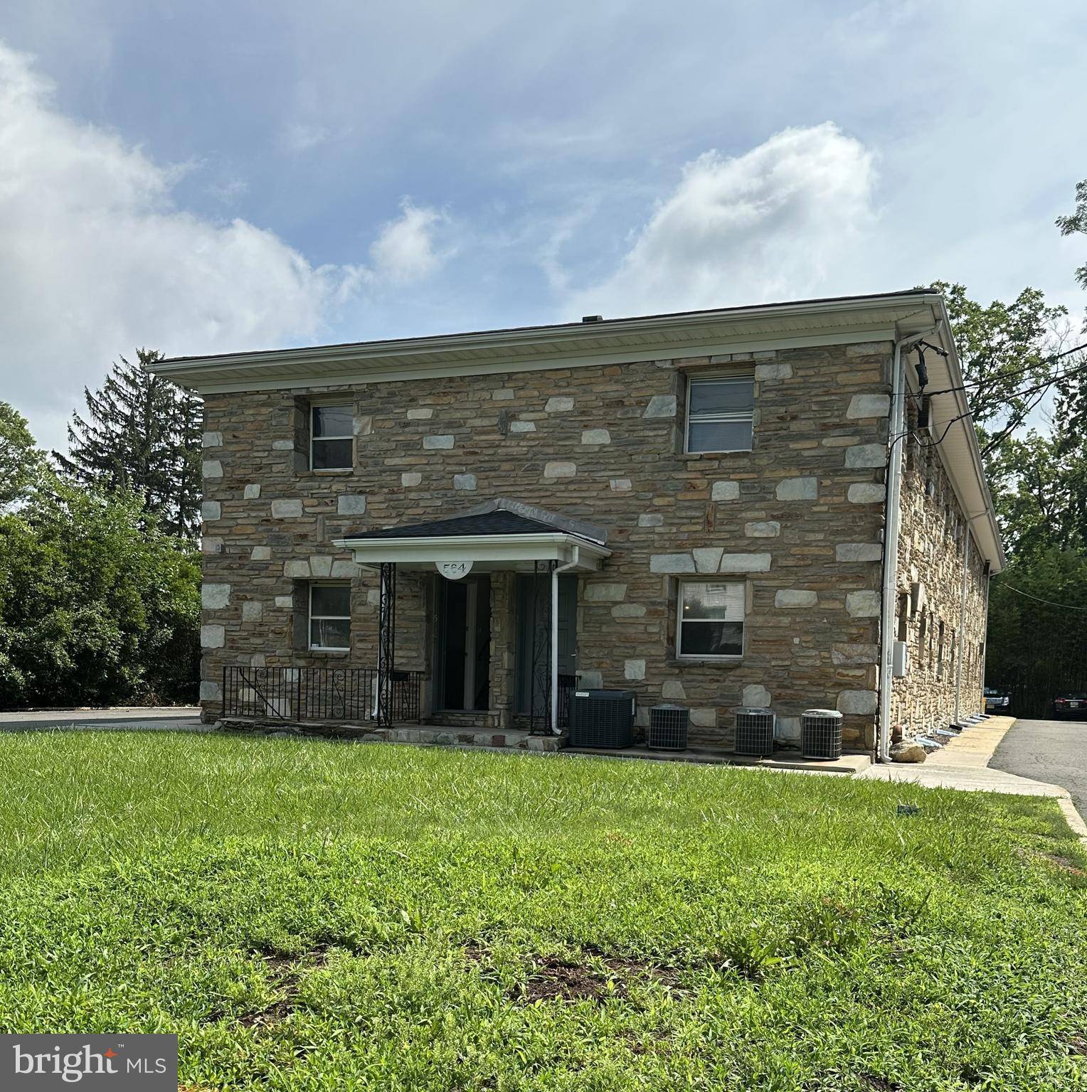 564 GRAND AVE #UNIT 1, Ewing, NJ 08628