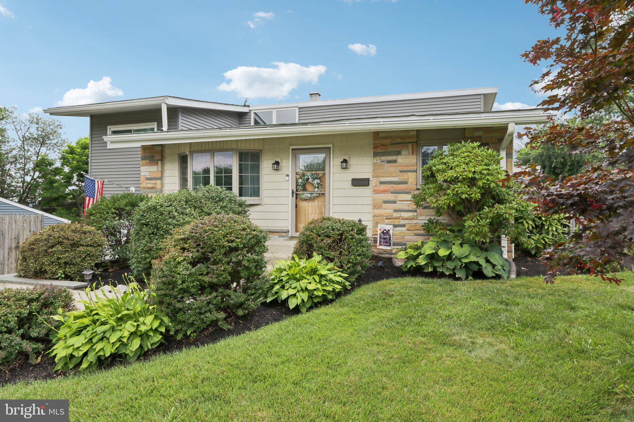 Plymouth Meeting, PA 19462,607 LAUNFALL RD