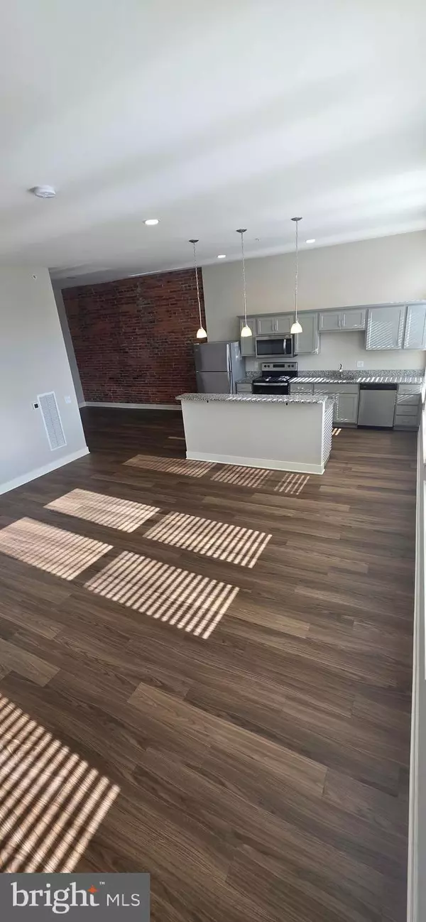 Columbia, PA 17512,315 LOCUST ST