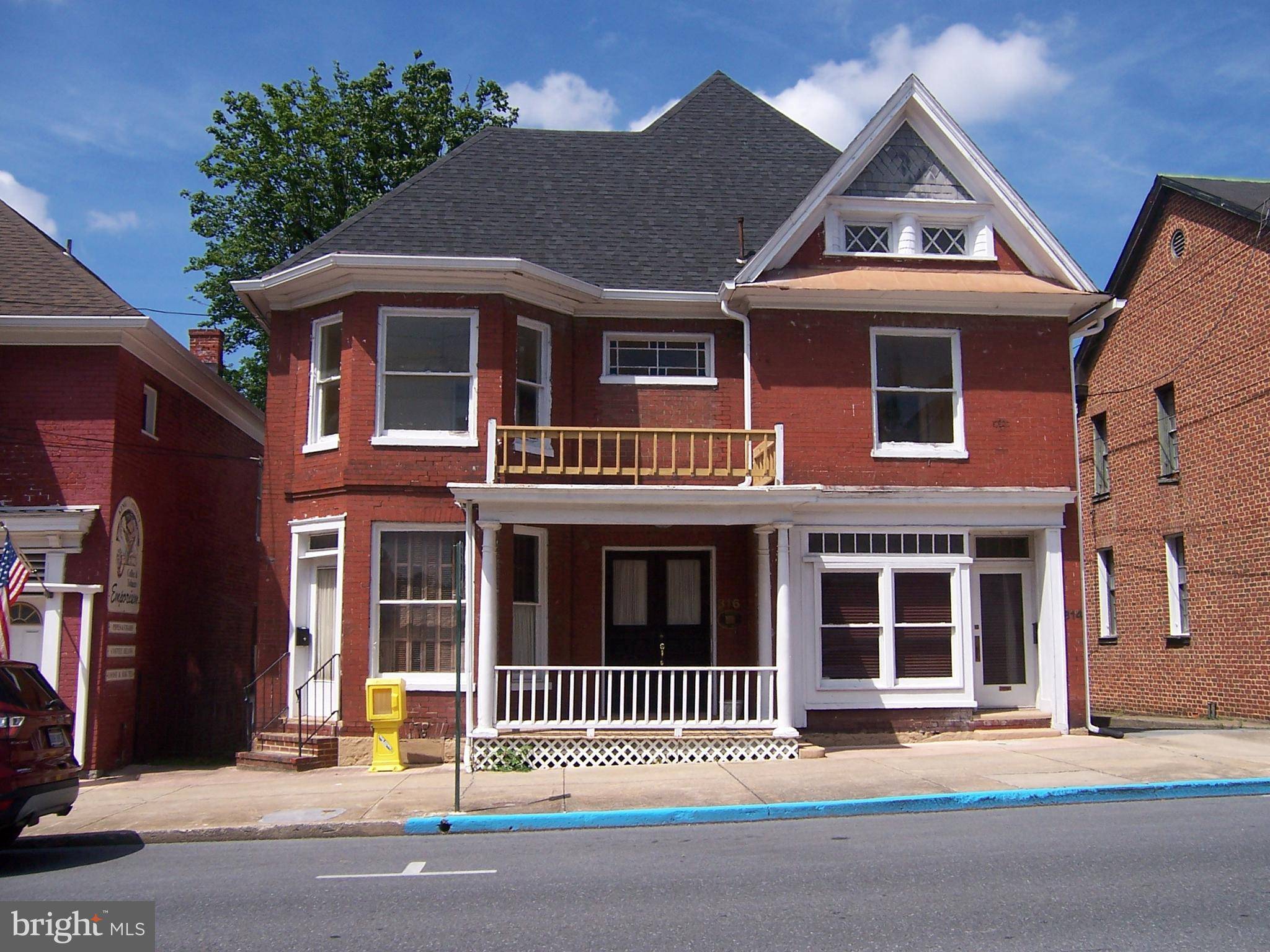 314-316-318 W KING ST, Martinsburg, WV 25401