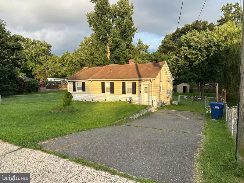 5725 MAGNOLIA LN, Falls Church, VA 22041