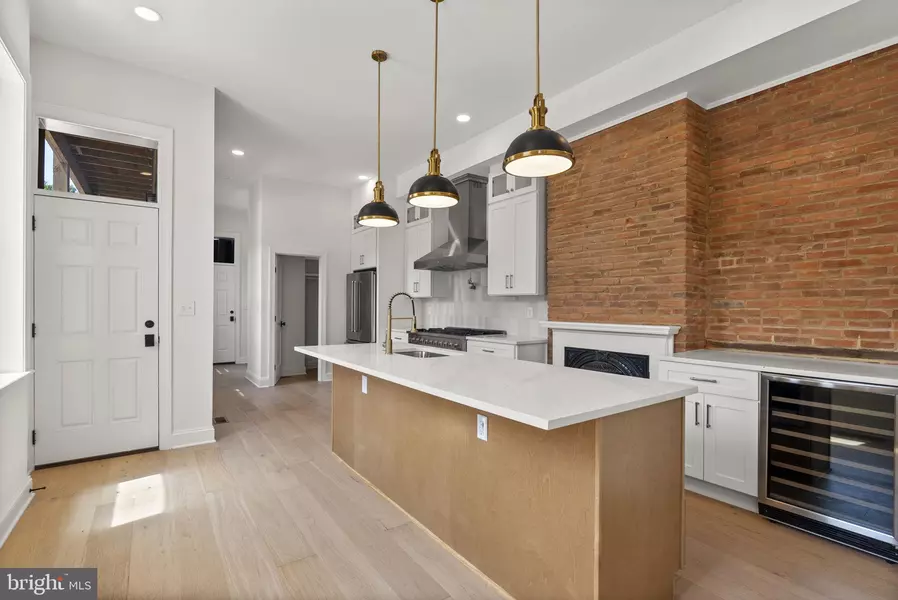 1228 S HANOVER ST, Baltimore, MD 21230