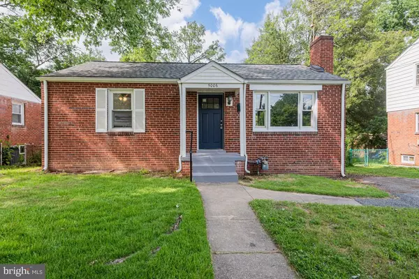 5006 LAGUNA RD, College Park, MD 20740