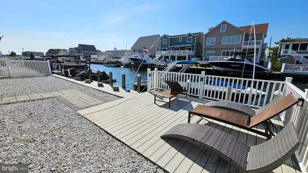 Manahawkin, NJ 08050,52 NANCY DR