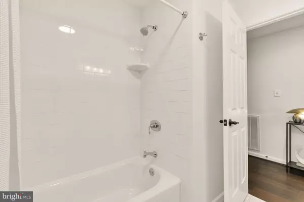 Rockville, MD 20850,10024 VANDERBILT CIR #10