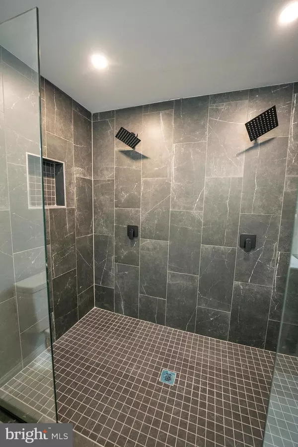 Philadelphia, PA 19122,2005 N LAWRENCE ST