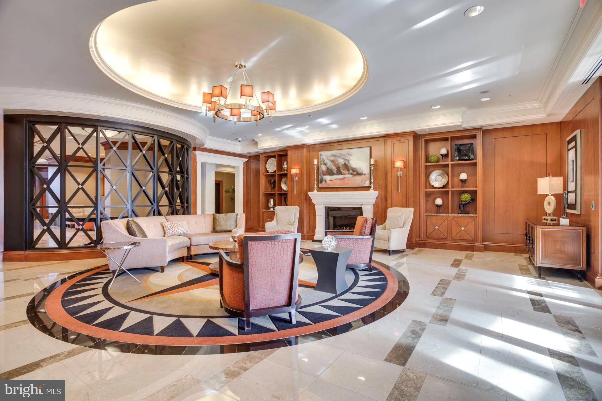 Mclean, VA 22102,8220 CRESTWOOD HEIGHTS DR #108
