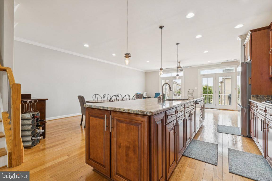 Ashburn, VA 20147,44701 PLYMPTON SQ