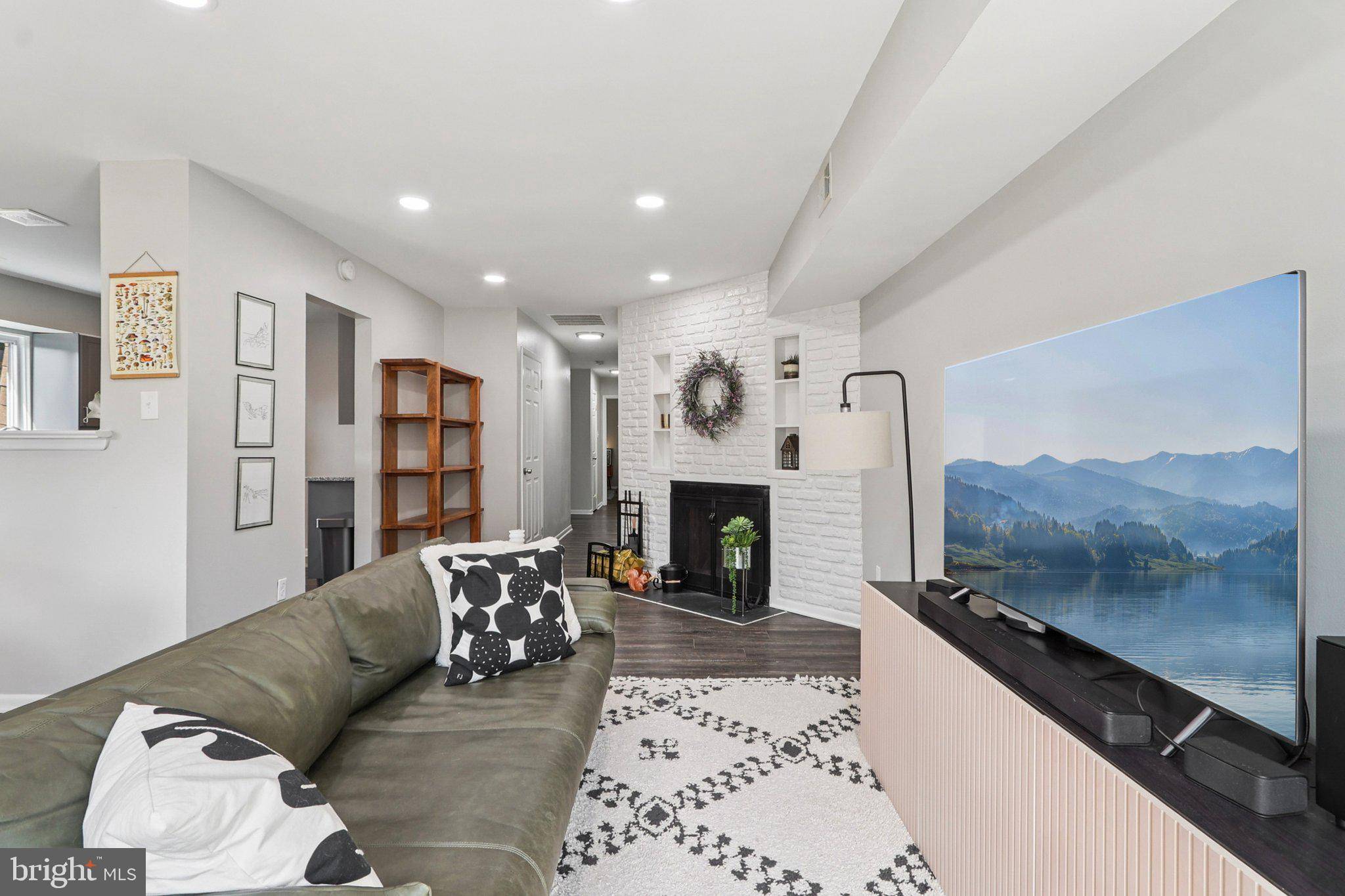 Alexandria, VA 22309,3834 MIRAMONTE PL #114E