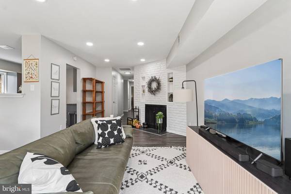 Alexandria, VA 22309,3834 MIRAMONTE PL #114E