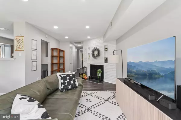 Alexandria, VA 22309,3834 MIRAMONTE PL #114E