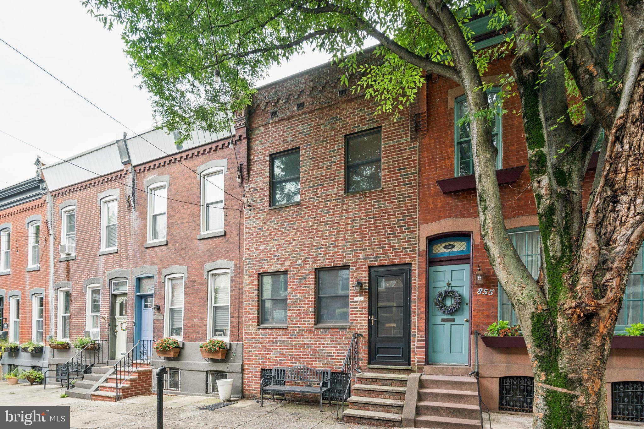 Philadelphia, PA 19130,857 N TAYLOR ST
