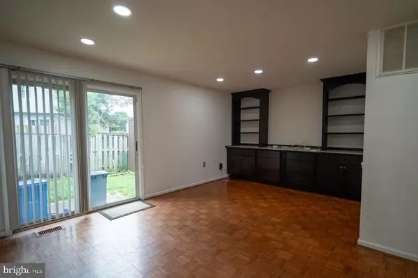 Olney, MD 20832,17719 BUEHLER RD #12