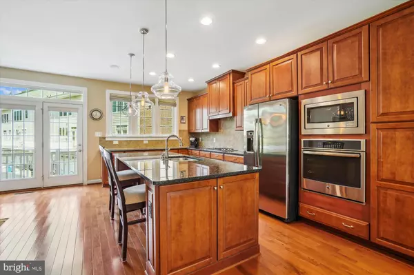 Herndon, VA 20171,3152 YEAGER DR