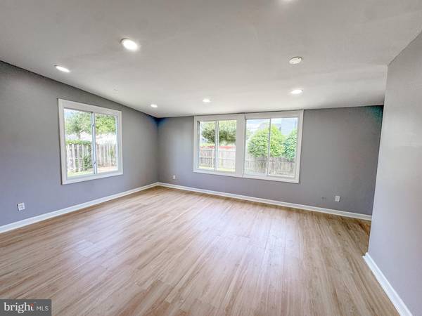 New Castle, DE 19720,23 KAREN CT