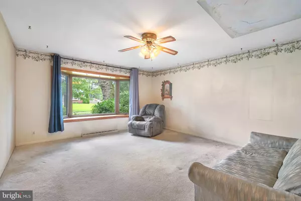 Cherry Hill, NJ 08034,225 CAMBRIDGE RD
