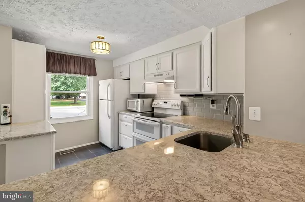 Springfield, VA 22153,8353 BARK TREE CT