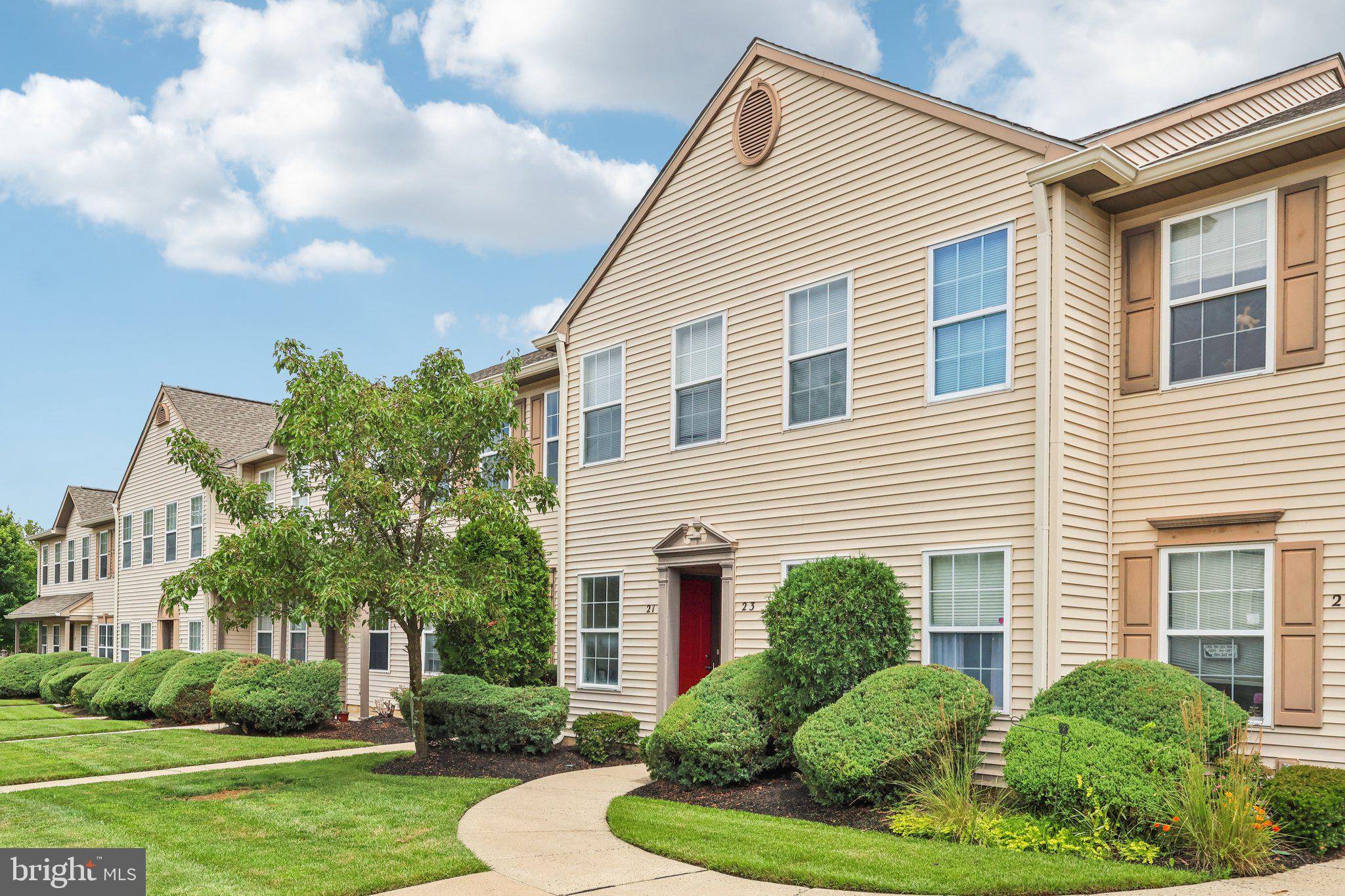Delran, NJ 08075,21 FOXGLOVE DR