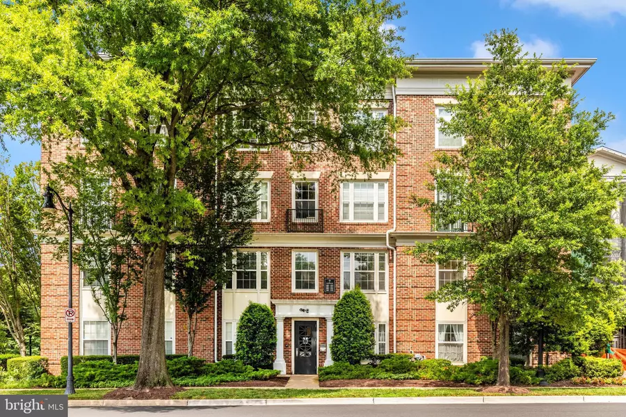 7 BOOTH ST #201, Gaithersburg, MD 20878