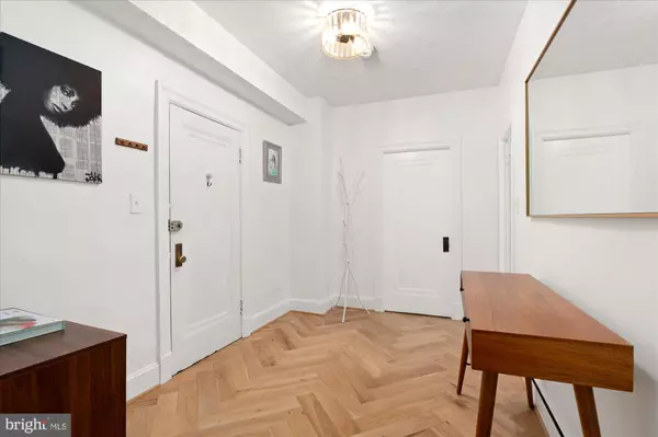 Washington, DC 20009,2227 20TH ST NW #303