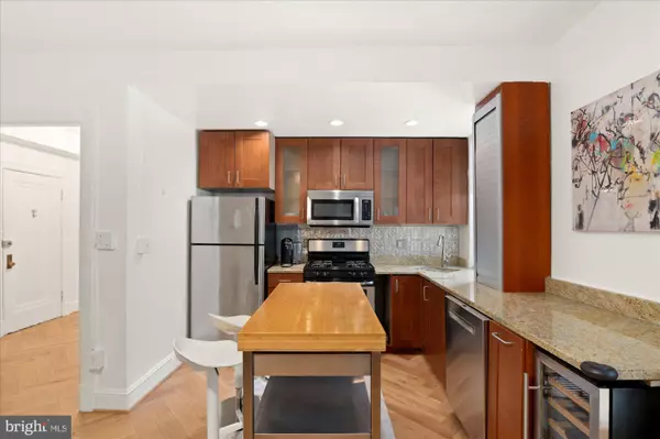 Washington, DC 20009,2227 20TH ST NW #303