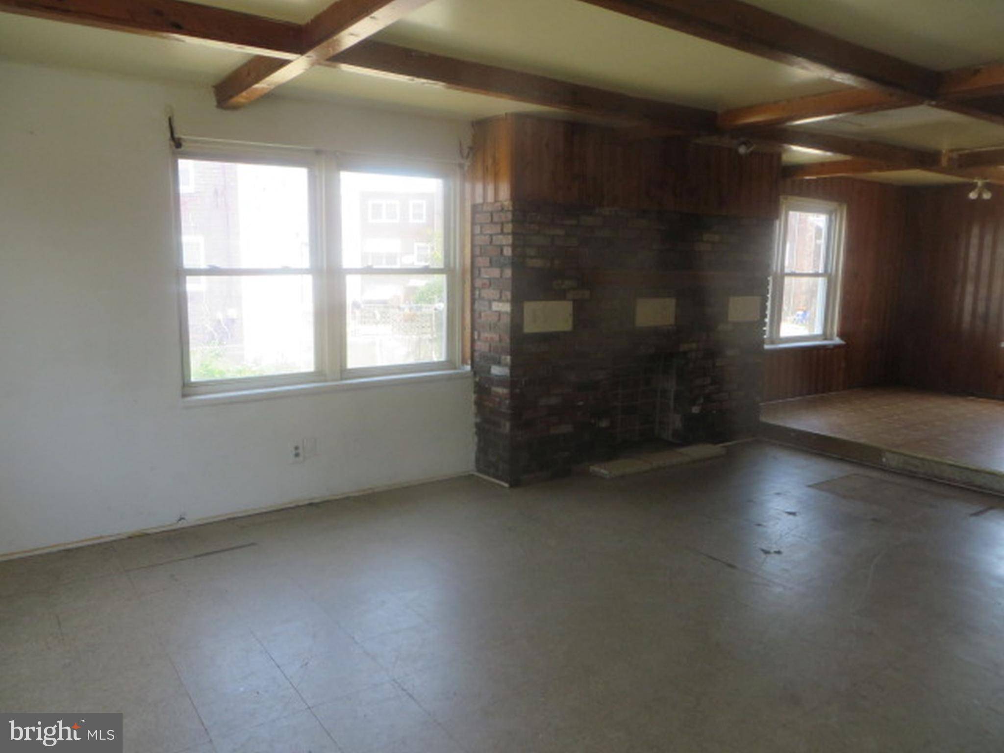Camden, NJ 08105,402 S 30TH ST