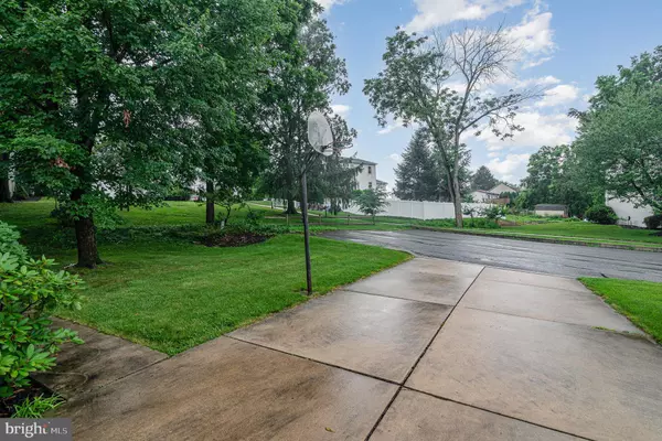 Harrisburg, PA 17112,5865 FOX ST