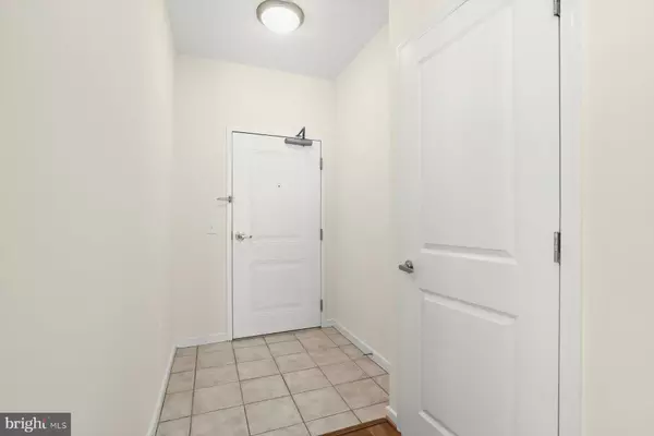 Hyattsville, MD 20782,6506 AMERICA BLVD #211